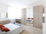 Camera in appartamento condiviso con 4 camere da letto a...