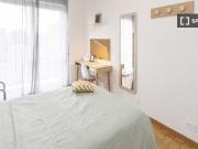 Camera in appartamento condiviso con 4 camere da letto a...