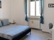 Camera in appartamento condiviso con 4 camere da letto,...