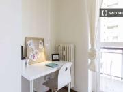 Camera in appartamento condiviso con 4 posti letto a...