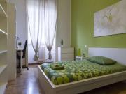Camera in appartamento condiviso con 5 camere da letto,...