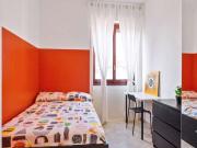 Camera in appartamento condiviso con 7 camere da letto,...