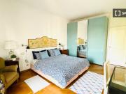 Camera in appartamento condiviso di 11 camere da letto a...