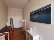 Camera in appartamento ristrutturato con 5 camere da letto