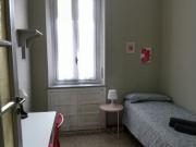 Camera in appartamento ristrutturato con 5 camere da letto