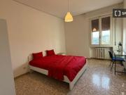 Stanza in appartamento condiviso con 3 camere da letto...