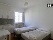 Stanza in appartamento condiviso in affitto a Bande...