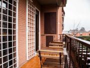 Camera moderna in appartamento con 3 camere da letto a...
