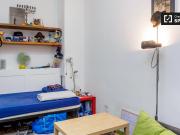 Camera singola in appartamento con 3 camere da letto a...