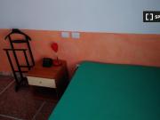 Camera singola in appartamento con 3 camere da letto a...