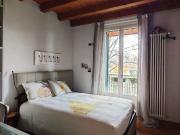 Camera singola in appartamento con 4 camere da letto con...