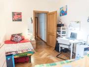 Camera singola in appartamento con 5 camere da letto a...