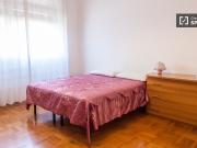 Stanza in appartamento condiviso con 2 camere da letto... Stanza in appartamento condiviso con 2 camere da letto...