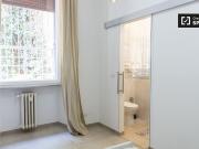 Camera spaziosa in appartamento a Parioli, Roma