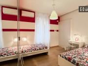 Camere e posti letto in affitto in appartamento con 10...