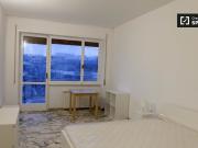 Camere in affitto in appartamento con 4 camere da letto...