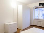 Camere in affitto in appartamento con 4 camere da letto...