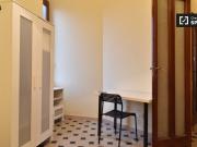 Camere in affitto in appartamento con 6 camere da letto...