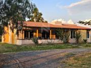 Camino a San Elías: Casa campestre con excelentes acabados