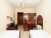 Camino de Ronda. Piso en planta alta con 5 dormitorios,...