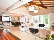 Campo Comprido Casa de alto padrao em condominio com 3...