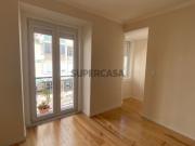 Campo de Ourique, T1 com pequeno terraço, muito...