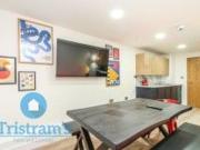 Campus Corner, Lenton Boulevard