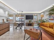 CANNES / BANANE. 5 PIECES TRAVERSANT PLEIN SUD