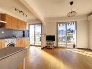 CANNES CARNOT T2 TRAVERSANT ETAGE ELEVE