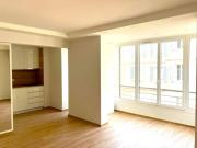 Cannes centre Banane derrière le grand hotel