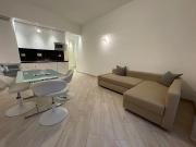 Cannes dans la banane, exposition Est. Au 2 ème étage...