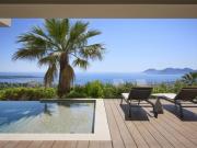 CANNES Propriété entièrement rénovée avec vue mer féerique