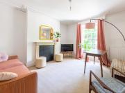 Canonbury Square, London N1, 2 bed flat to rent, £3,500...