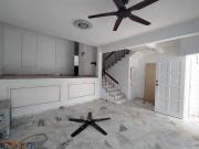 CANTIKJUST RENOVATED Double Storey Terrace Seksyen 5...