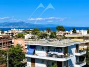 Cap d’Antibes – Adresse d’Exception en Dernier Étage,...