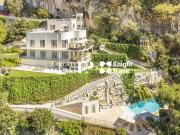 Cap D'ail Magnifique villa pieds dans l'eau...