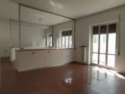 Capannone in affitto di 110 m² in Corso Cornelio Tacito