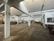 Capannone in affitto di 1550 m² in Via Carini