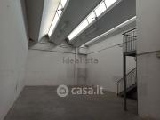 Capannone in affitto di 210 m² in Via dell&apos Alloro