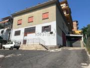 Capannone in affitto di 300 m² in Via Lezzeno, 61