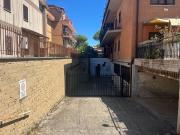 Capannone in affitto di 400 m² in Via Bivongi