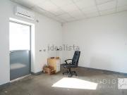 Capannone in affitto di 500 m² in Via Enrico Fermi