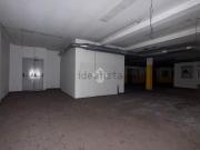 Capannone in affitto di 510 m² in Via Fermi, 24