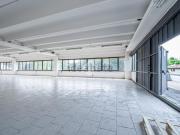 Capannone in affitto di 600 m² in Via Fratelli Manfredi, 7