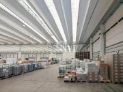 Capannone in affitto di 6195 m² in Via Mario Calderara