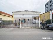 Capannone in vendita di 1020 m² in Via Chioda