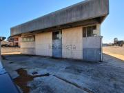 Capannone in vendita di 1046 m² in Via Francesco Baracca