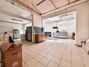 Capannone in vendita di 105 m² in Via Fratelli de...