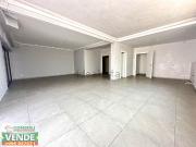 Capannone in vendita di 105 m² in Via Gravina