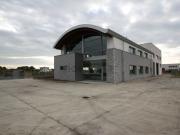 Capannone in vendita di 1060 m² in Via per Agnadello